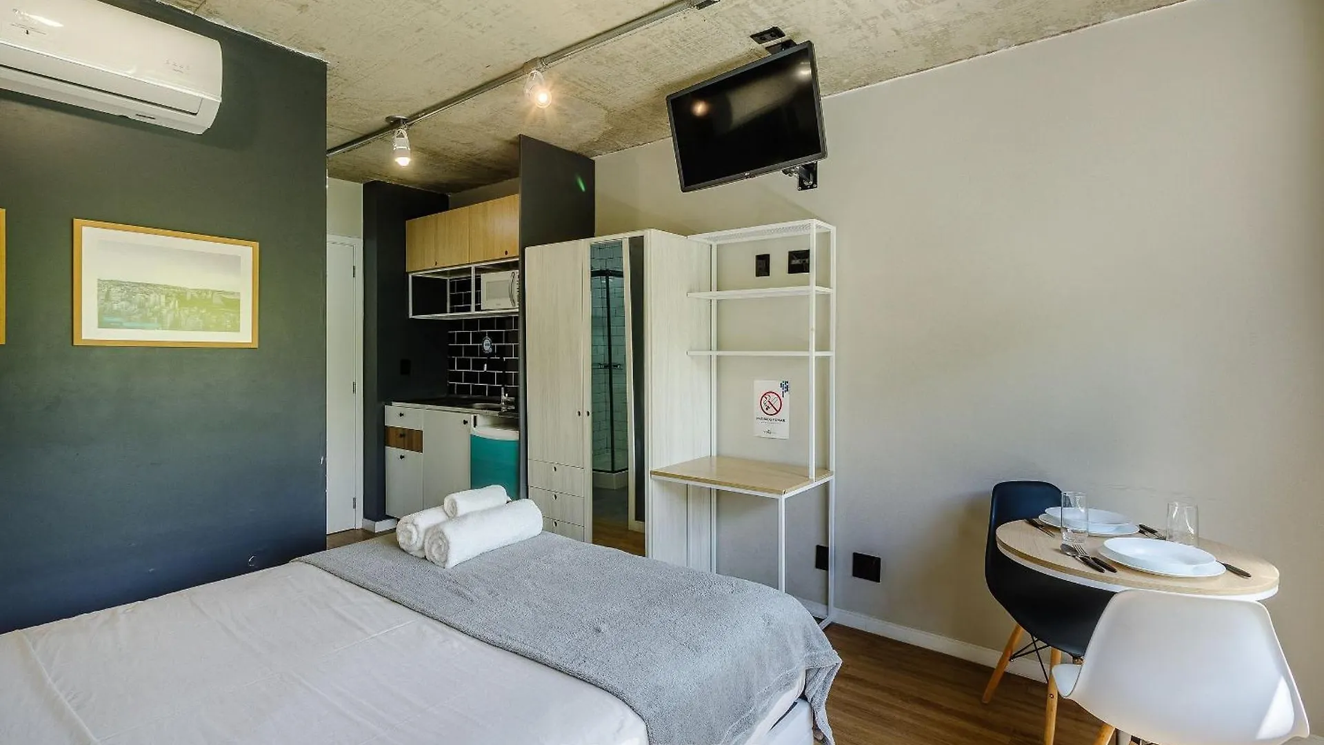 Nbl - Apartamentos No Centro De Porto Alegre 0*,